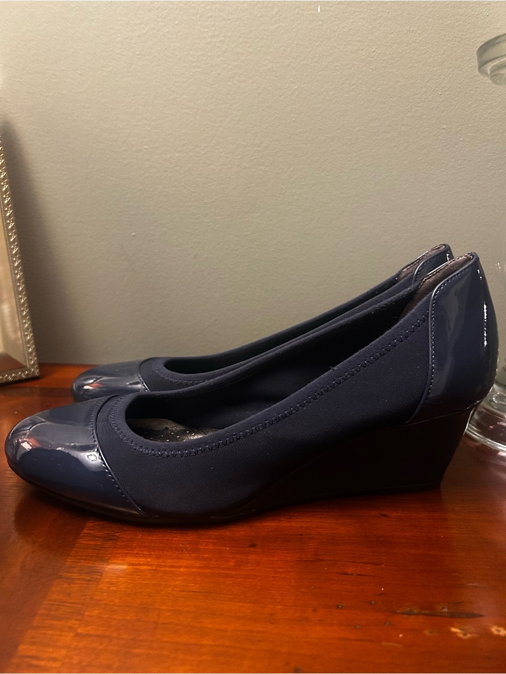 LifeStride Navy Blue Patent Comfort Wedge Pumps Size 8.5